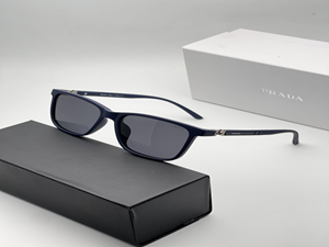 عینک افتابی زنانه برند پرادا مدل 410